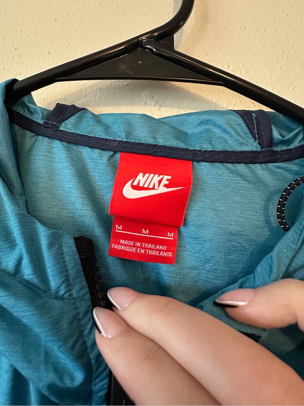 Nike Men’s Windbreaker size medium - Picture 2 of 3